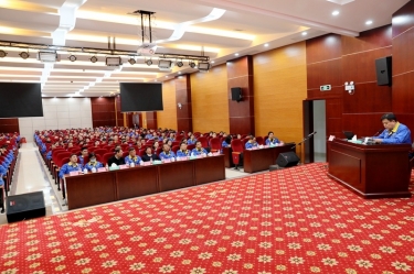 ? 學習榜樣，凝聚力量！景興紙業召開陳良杰同志先進事跡報告會